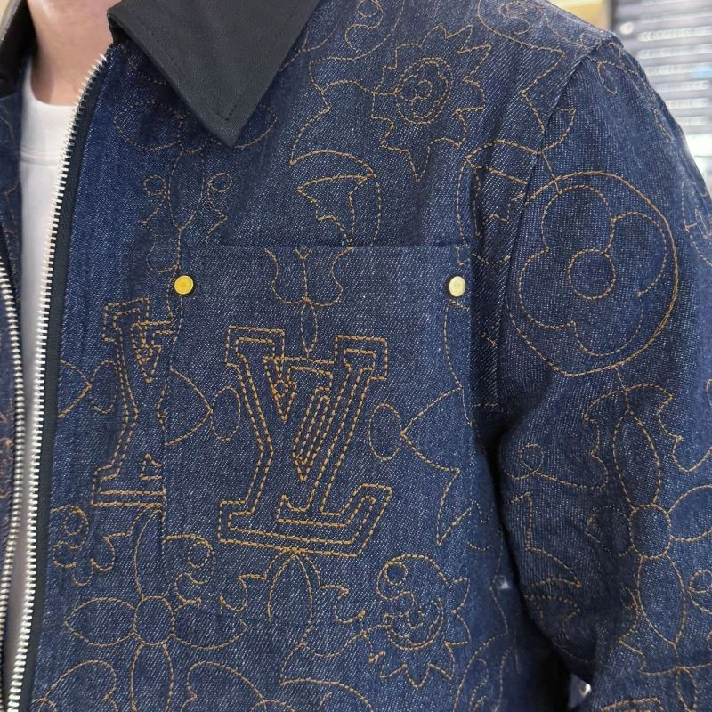Refined Louis Vuitton Outwear 132937
