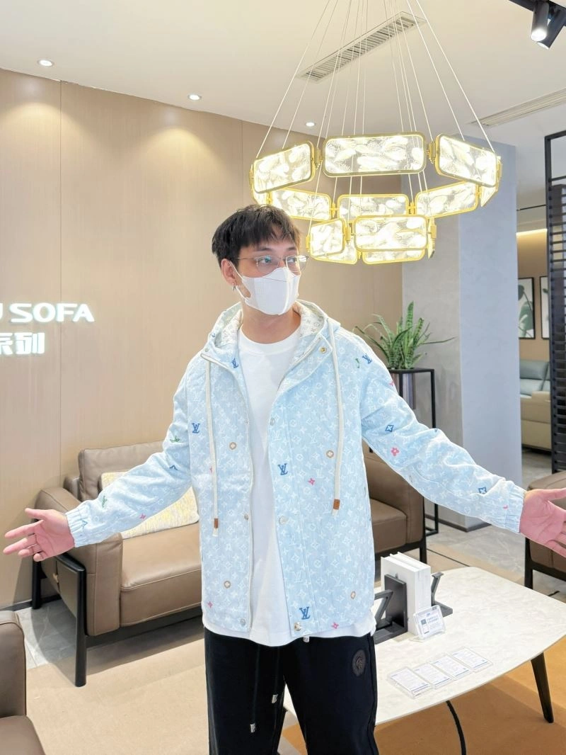 Louis Vuitton Outwear Versatile 132917