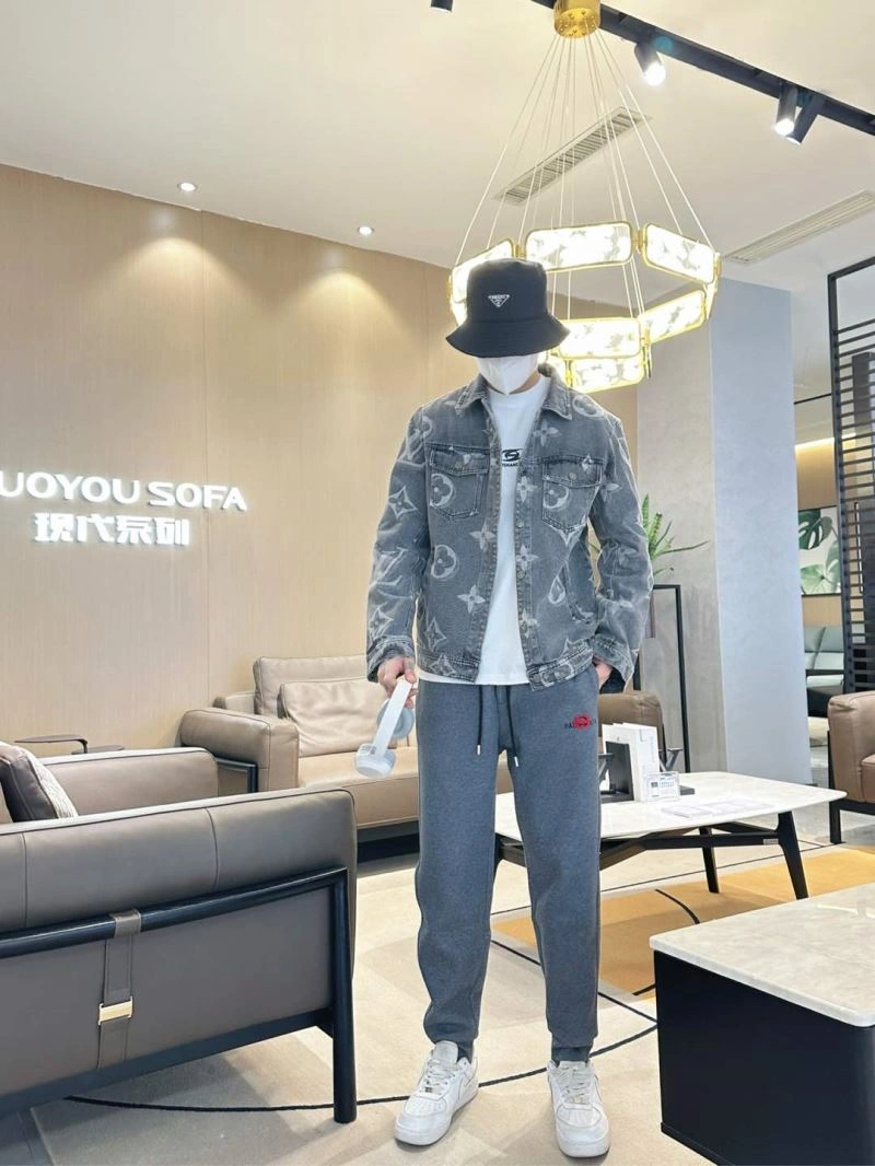 Louis Vuitton Outwear Reliable 132932