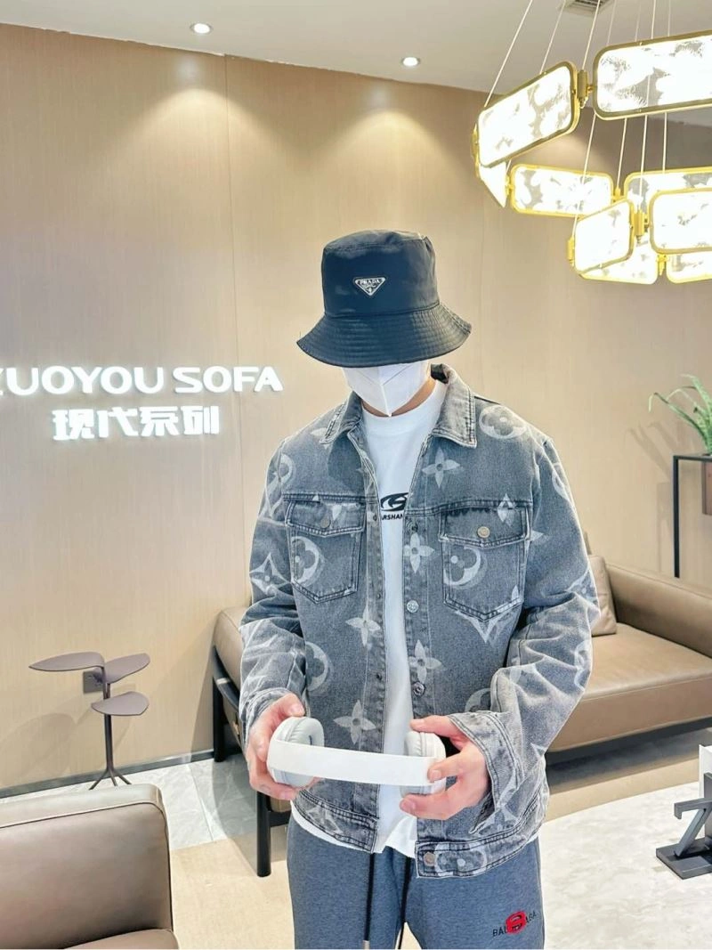 Louis Vuitton Outwear Reliable 132932