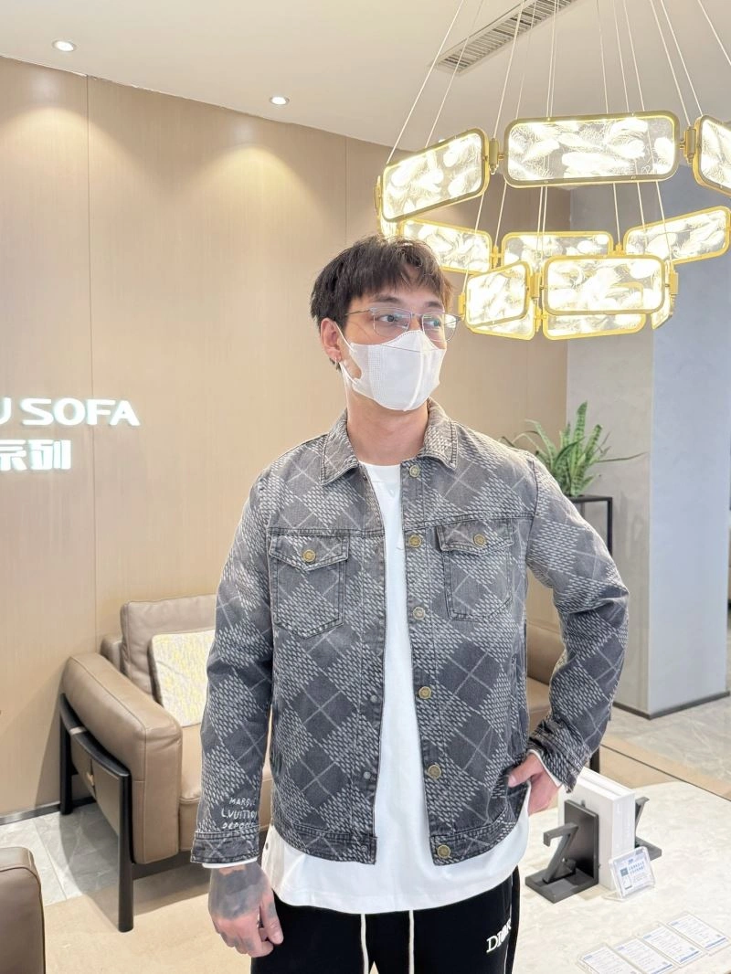Colorful Louis Vuitton Outwear 132930