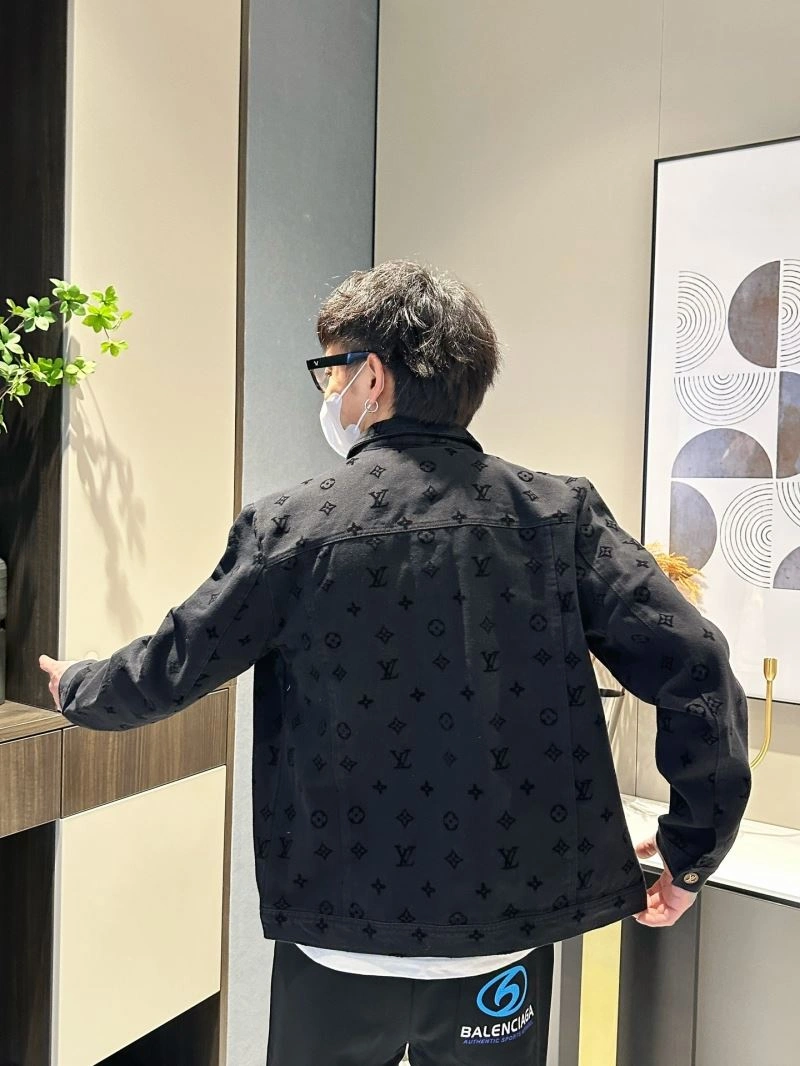 Soft Louis Vuitton Outwear 132924