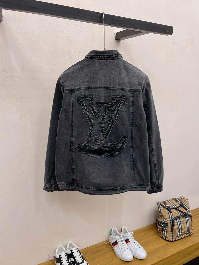 Unisex Louis Vuitton Outwear 132927