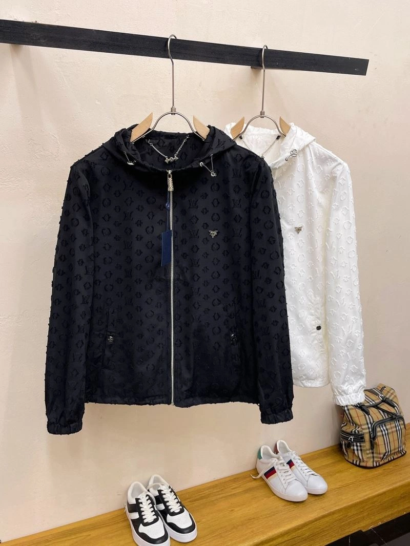 Louis Vuitton Outwear Lightweight 132936