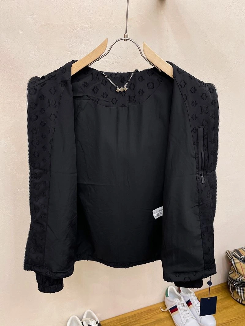 Louis Vuitton Outwear Lightweight 132936