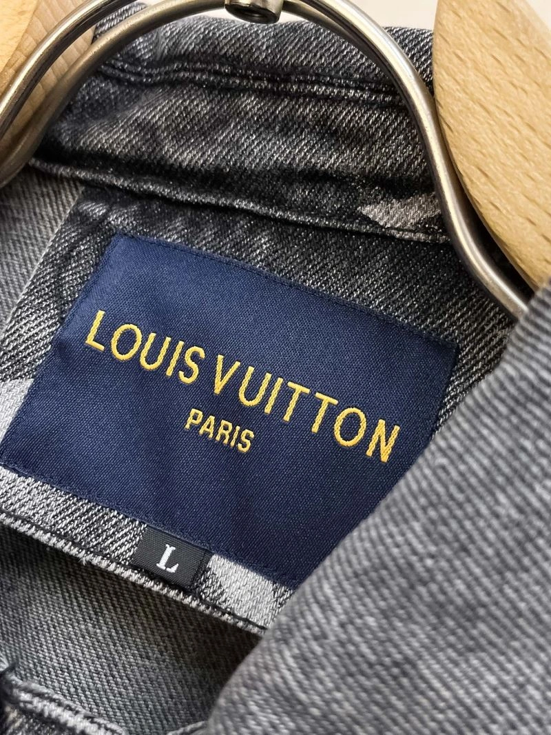 Resilient Louis Vuitton Outwear 132909