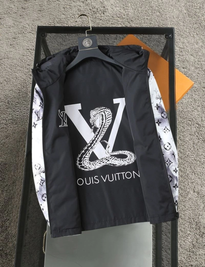 Louis Vuitton Outwear Chic 132935