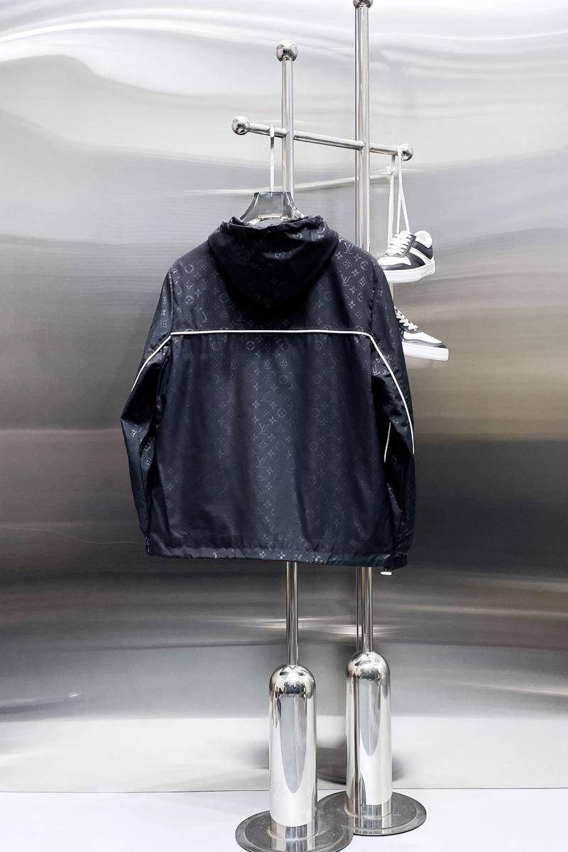 FashionForward Louis Vuitton Outwear 132908
