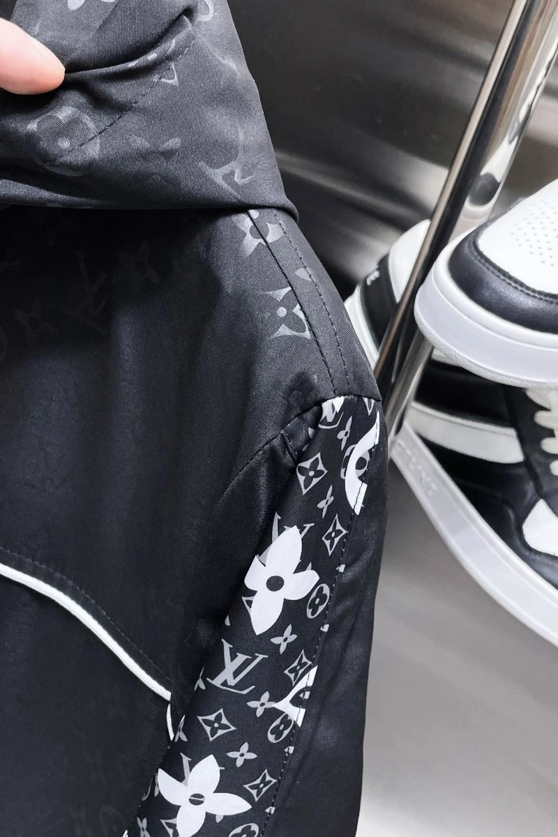 FashionForward Louis Vuitton Outwear 132908