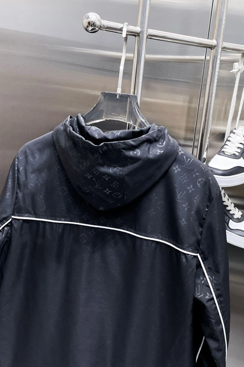 FashionForward Louis Vuitton Outwear 132908