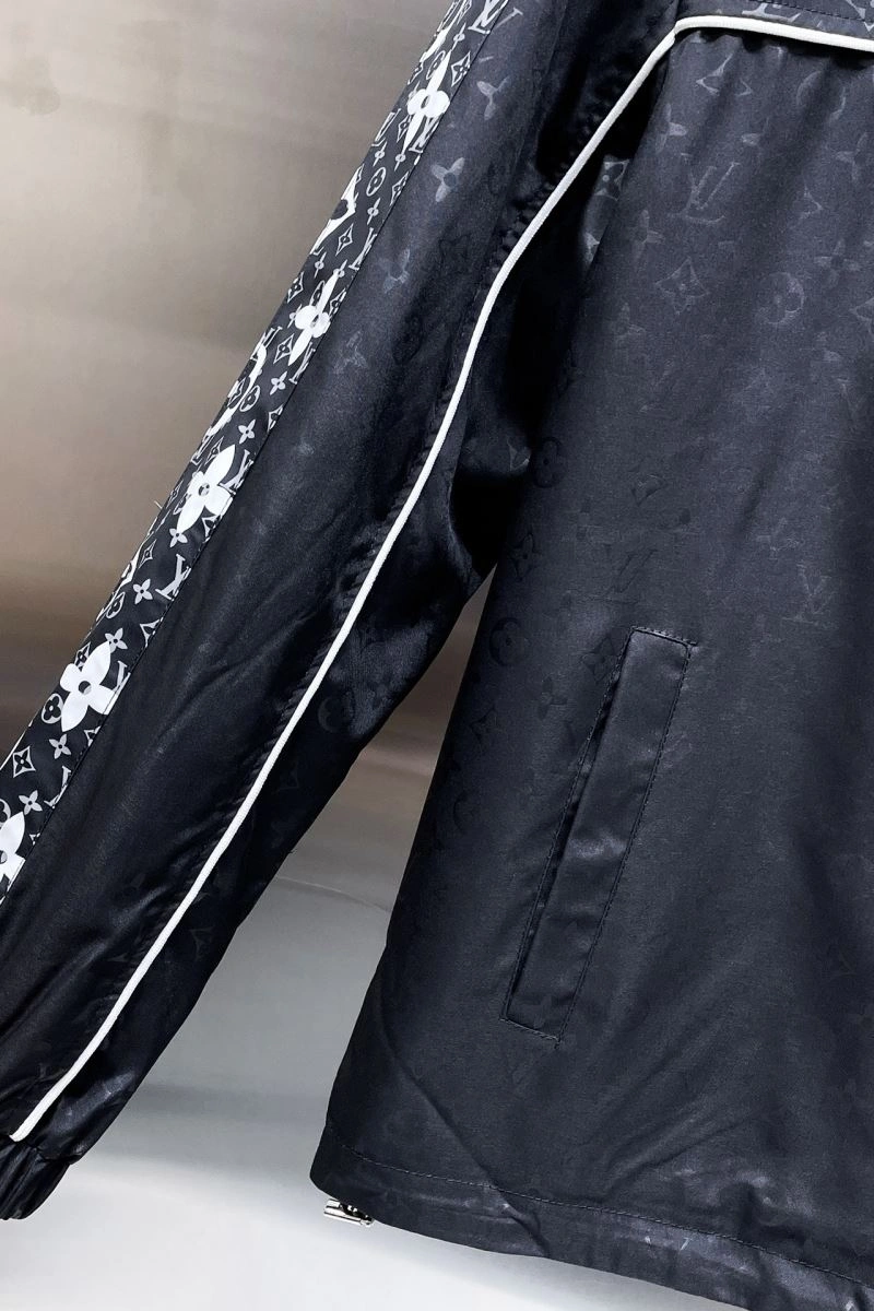 FashionForward Louis Vuitton Outwear 132908