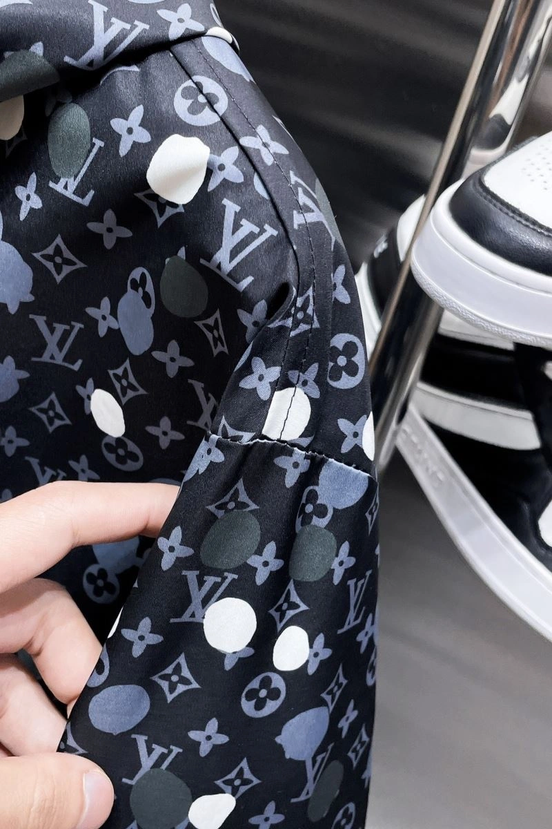 Louis Vuitton Outwear TimelessDesign 132904