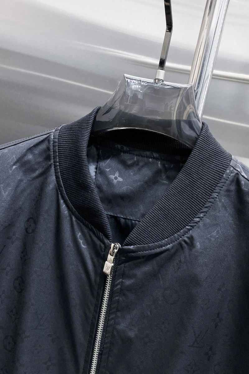 Lightweight Louis Vuitton Outwear 132903