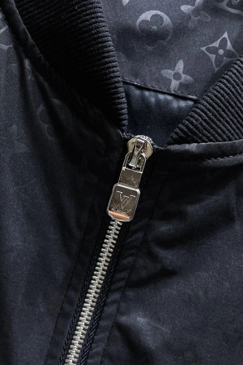Lightweight Louis Vuitton Outwear 132903
