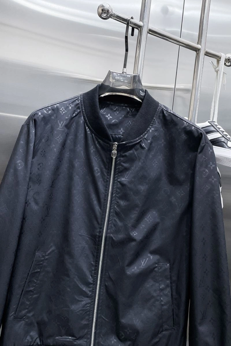 Lightweight Louis Vuitton Outwear 132903