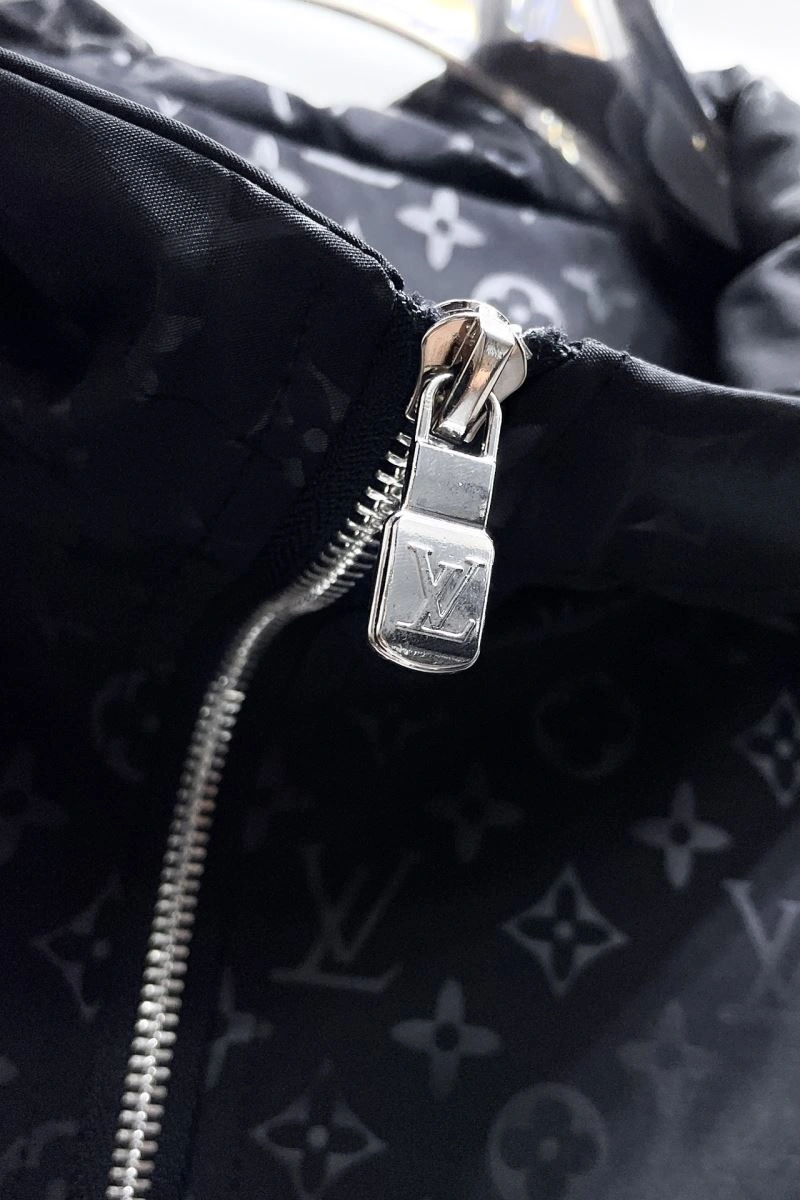 Vibrant Louis Vuitton Outwear 132907