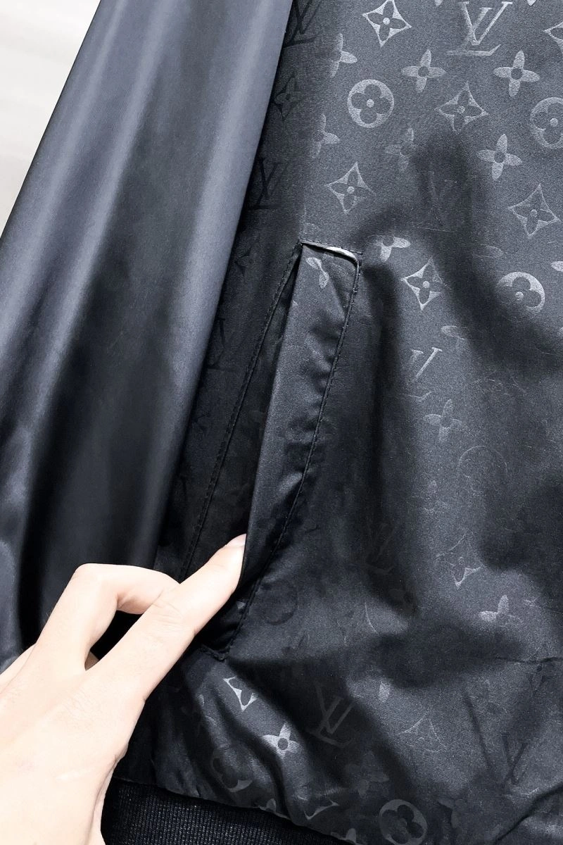 Vibrant Louis Vuitton Outwear 132907