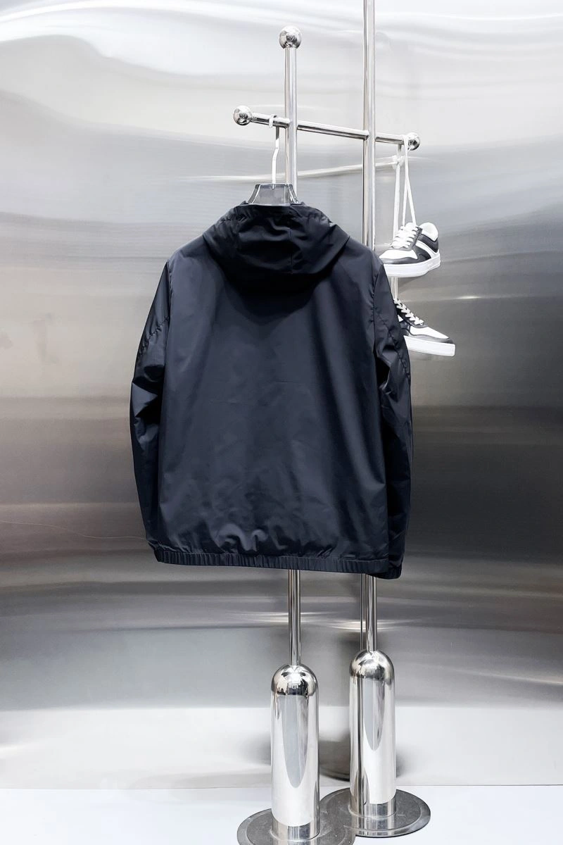 WaterResistant Louis Vuitton Outwear 132901