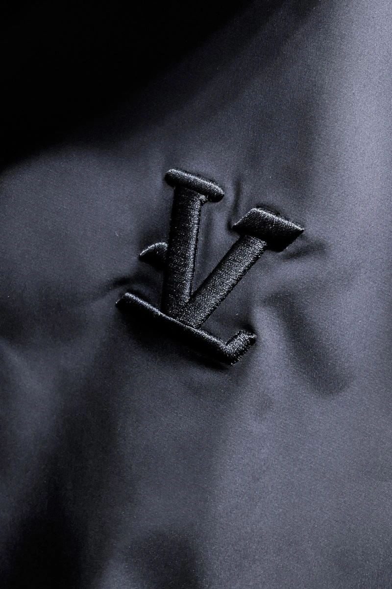 WaterResistant Louis Vuitton Outwear 132901