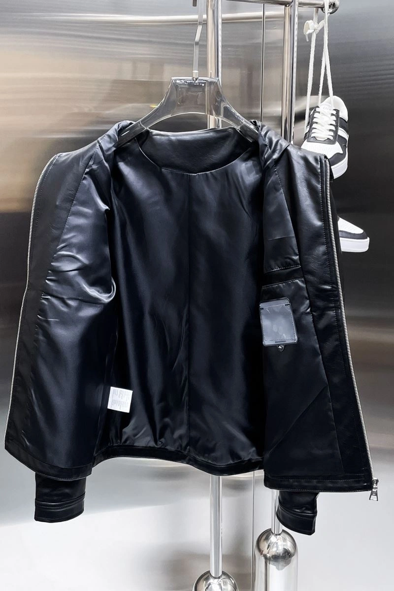 Effortless Louis Vuitton Outwear 132923