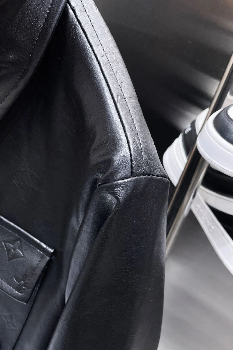 Effortless Louis Vuitton Outwear 132923