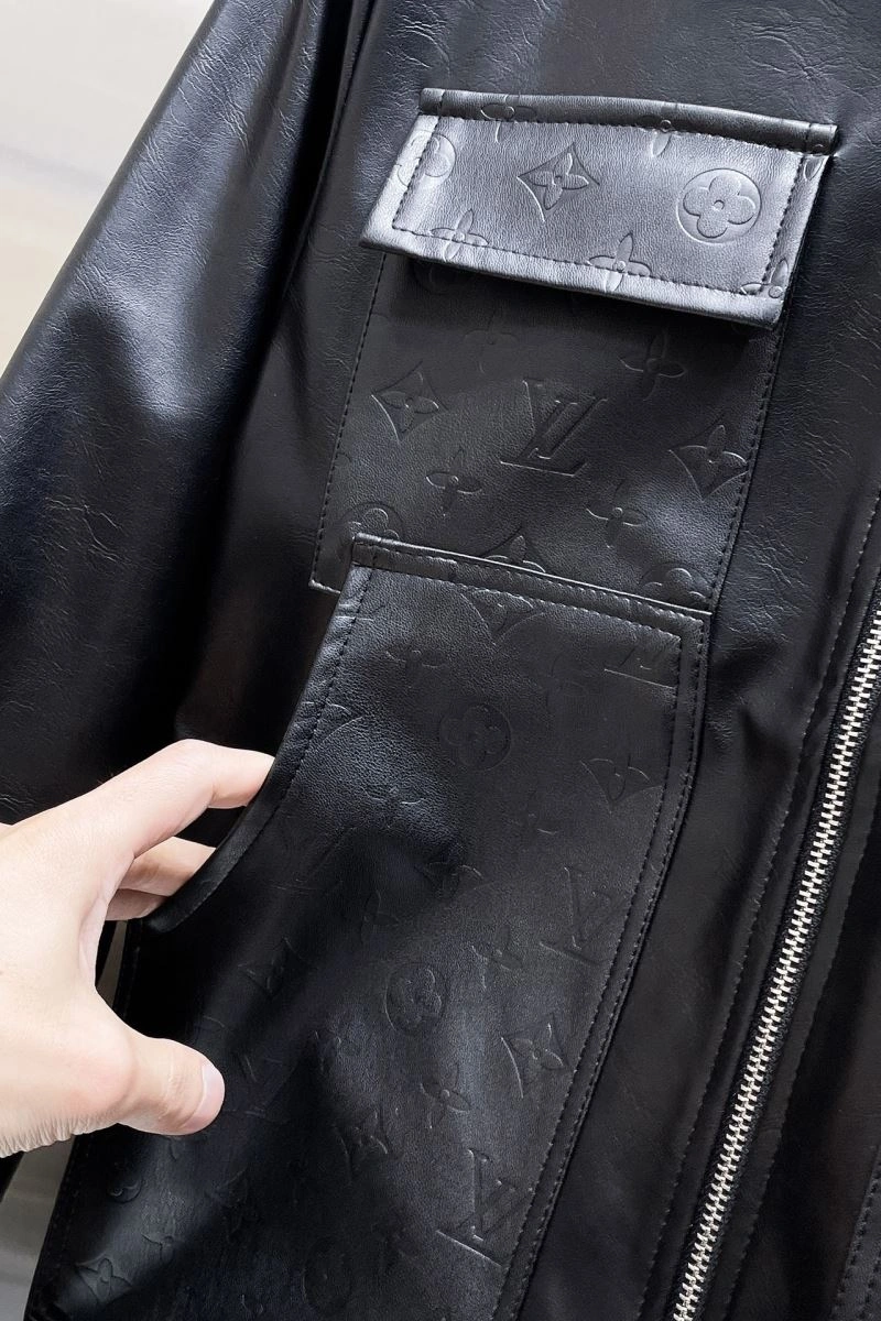 Effortless Louis Vuitton Outwear 132923