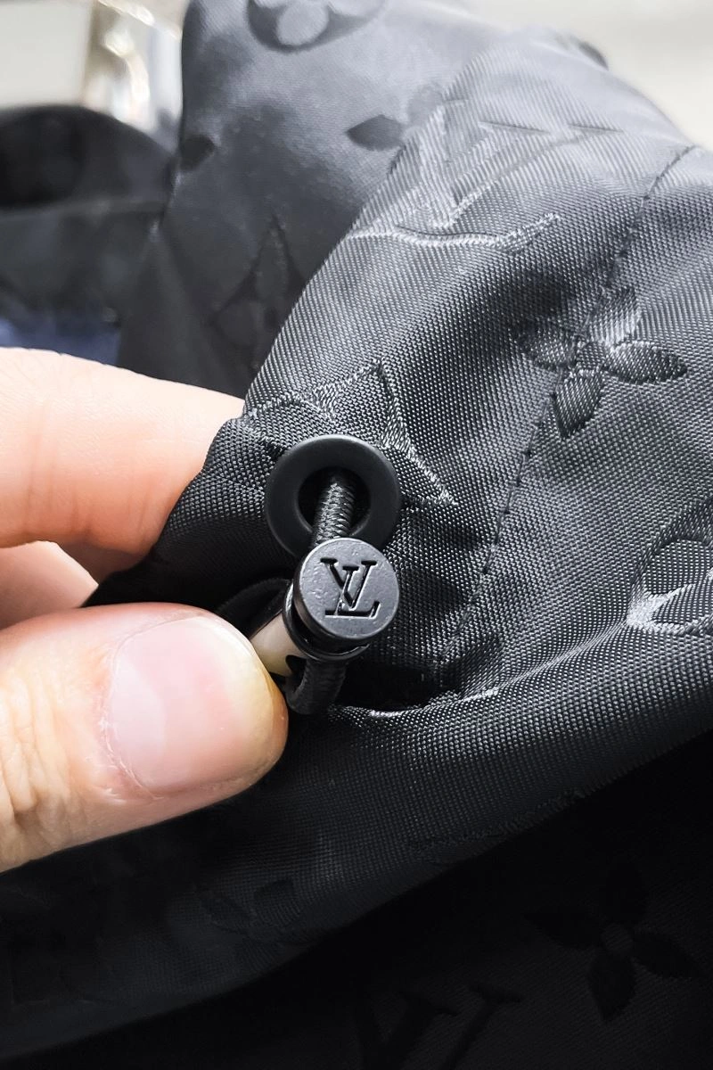 Louis Vuitton Outwear OnTrend 132879