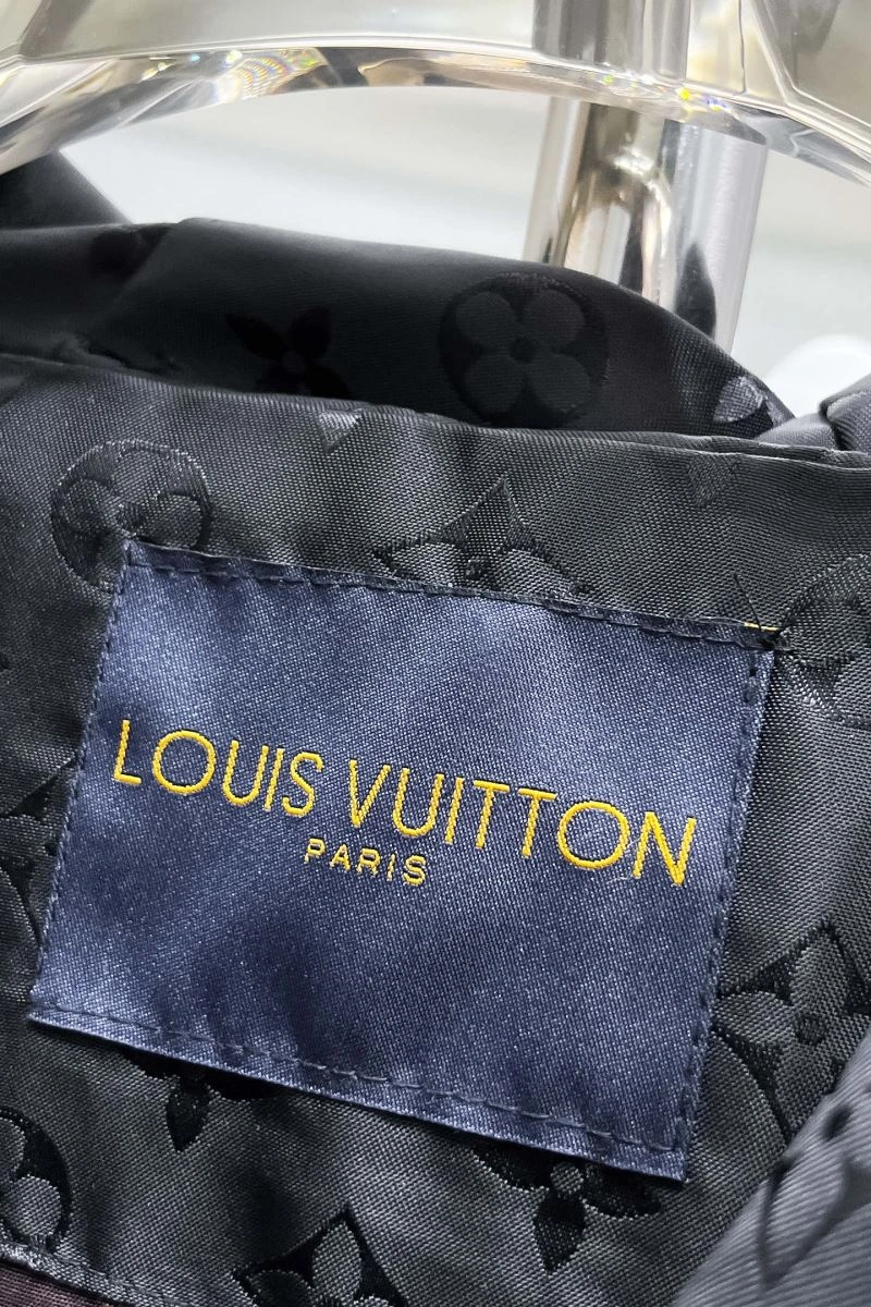 Louis Vuitton Outwear OnTrend 132879