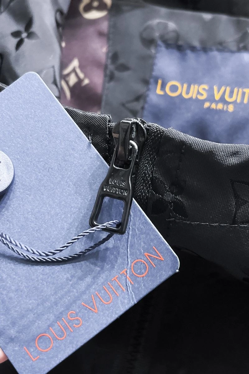 Louis Vuitton Outwear OnTrend 132879