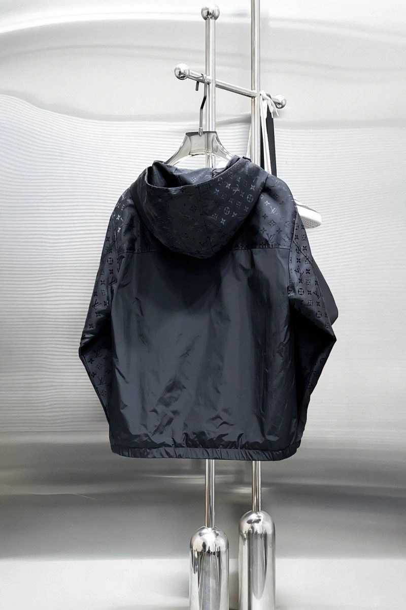 Louis Vuitton Outwear OnTrend 132879