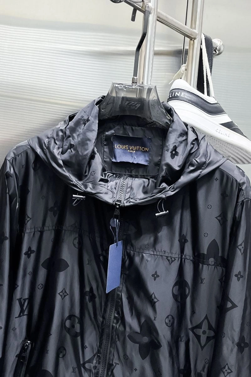 Louis Vuitton Outwear FreshLook 132896