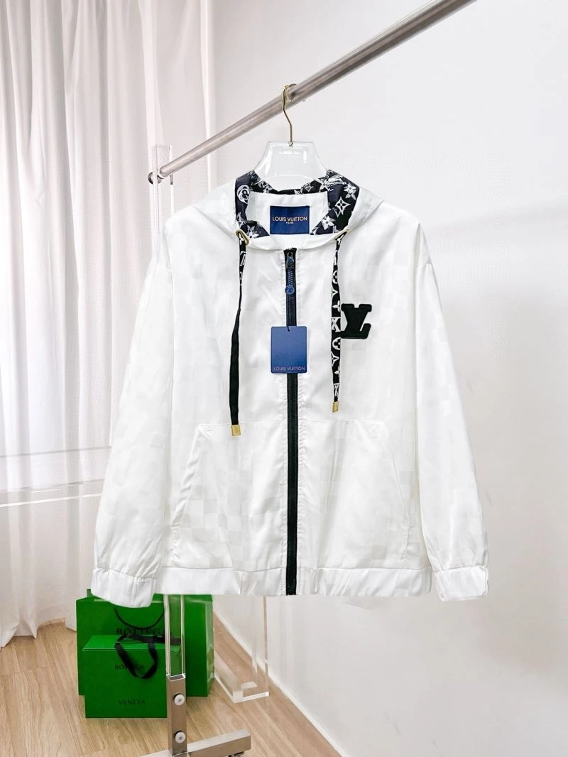 Minimalist Louis Vuitton Outwear 132875
