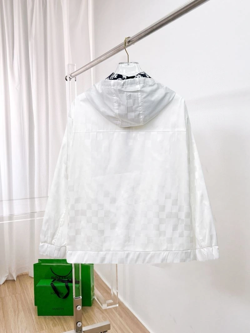 Minimalist Louis Vuitton Outwear 132875