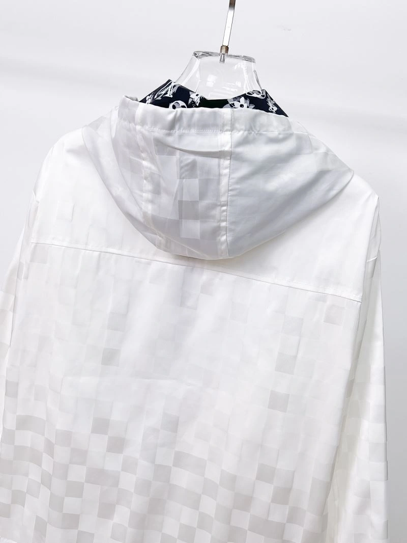 Minimalist Louis Vuitton Outwear 132875