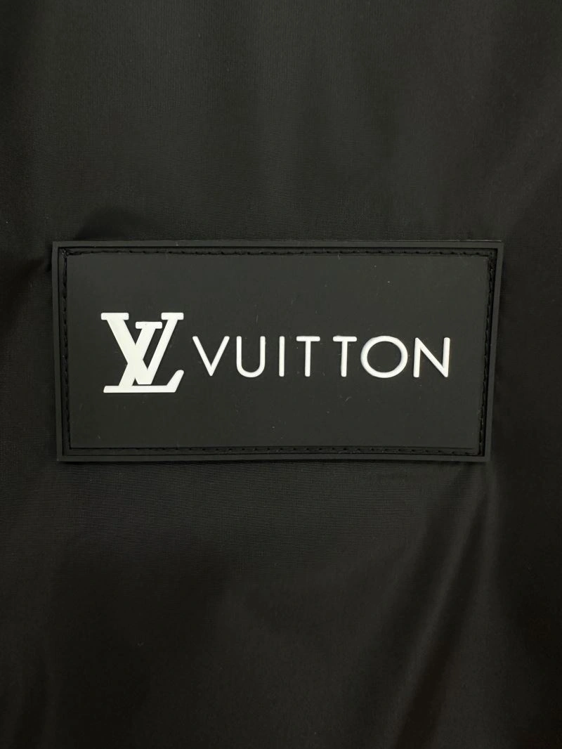 Flexible Louis Vuitton Outwear 132870