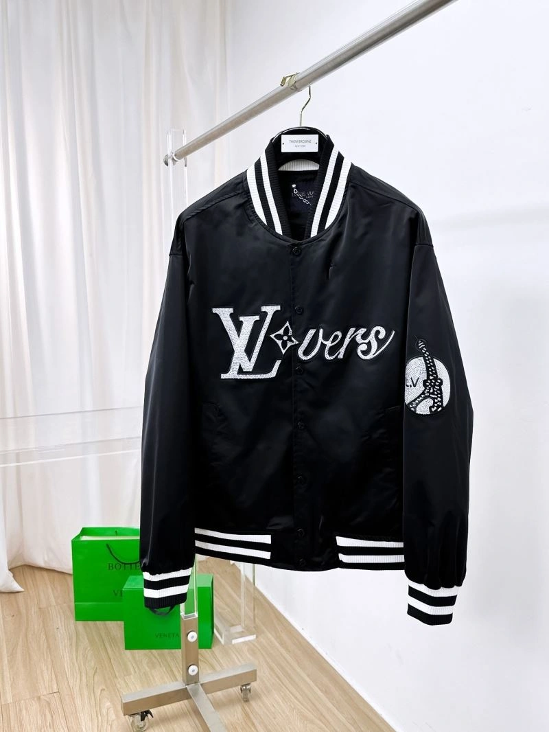 Stretchable Louis Vuitton Outwear 132874