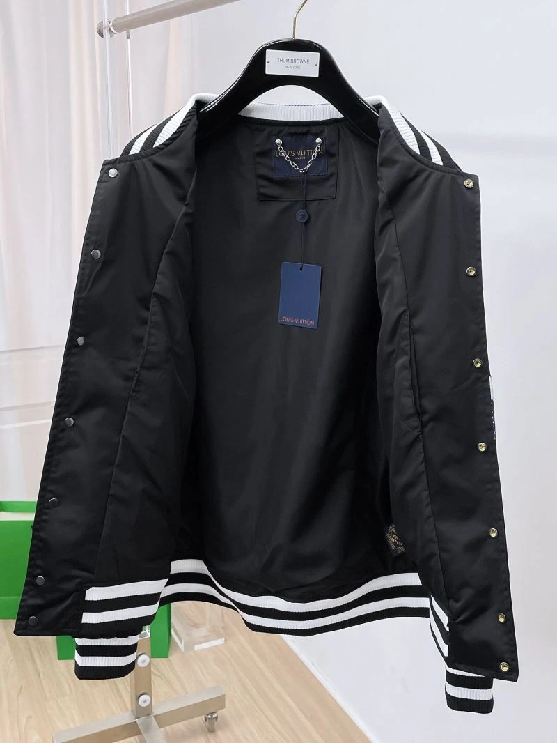 Stretchable Louis Vuitton Outwear 132874