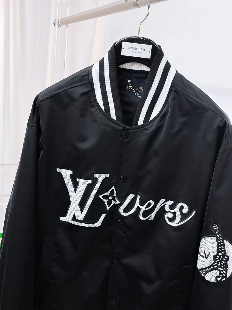 Stretchable Louis Vuitton Outwear 132874