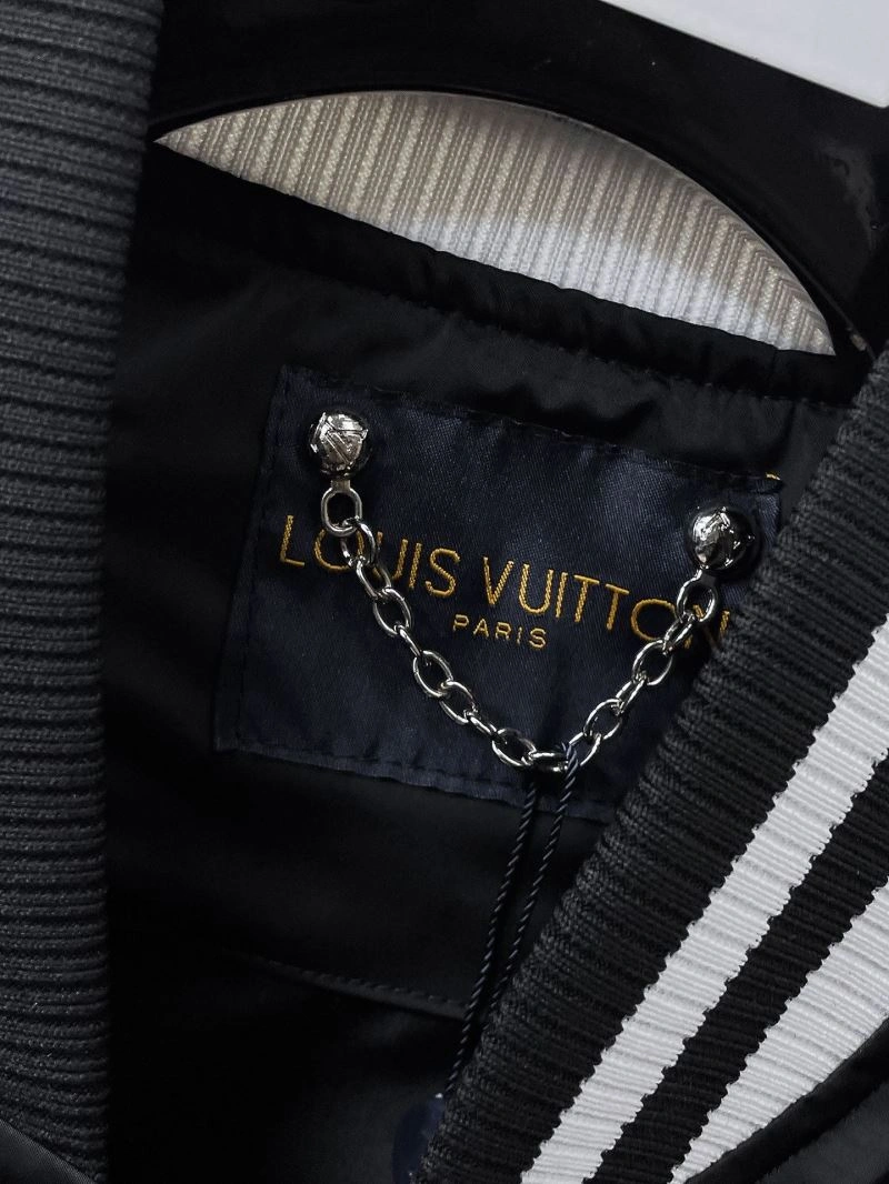 Stretchable Louis Vuitton Outwear 132874
