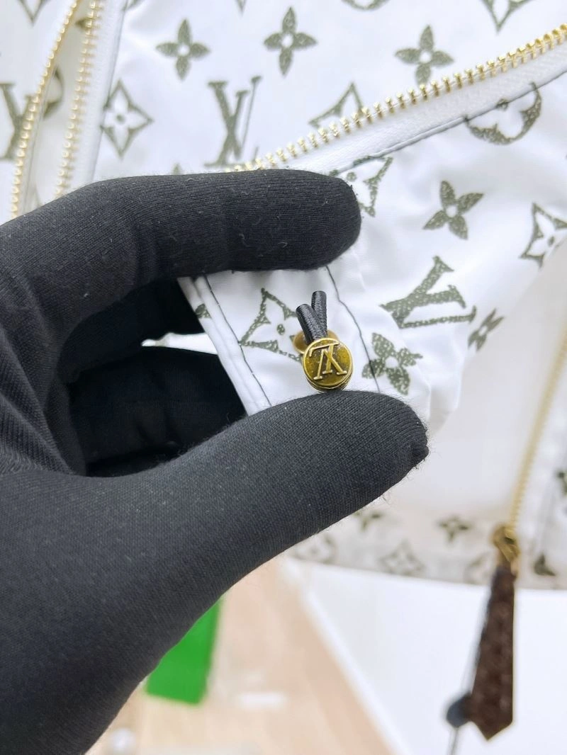 Louis Vuitton Outwear Effortless 132891