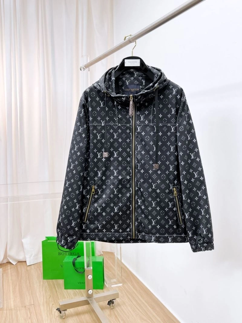 Resilient Louis Vuitton Outwear 132888
