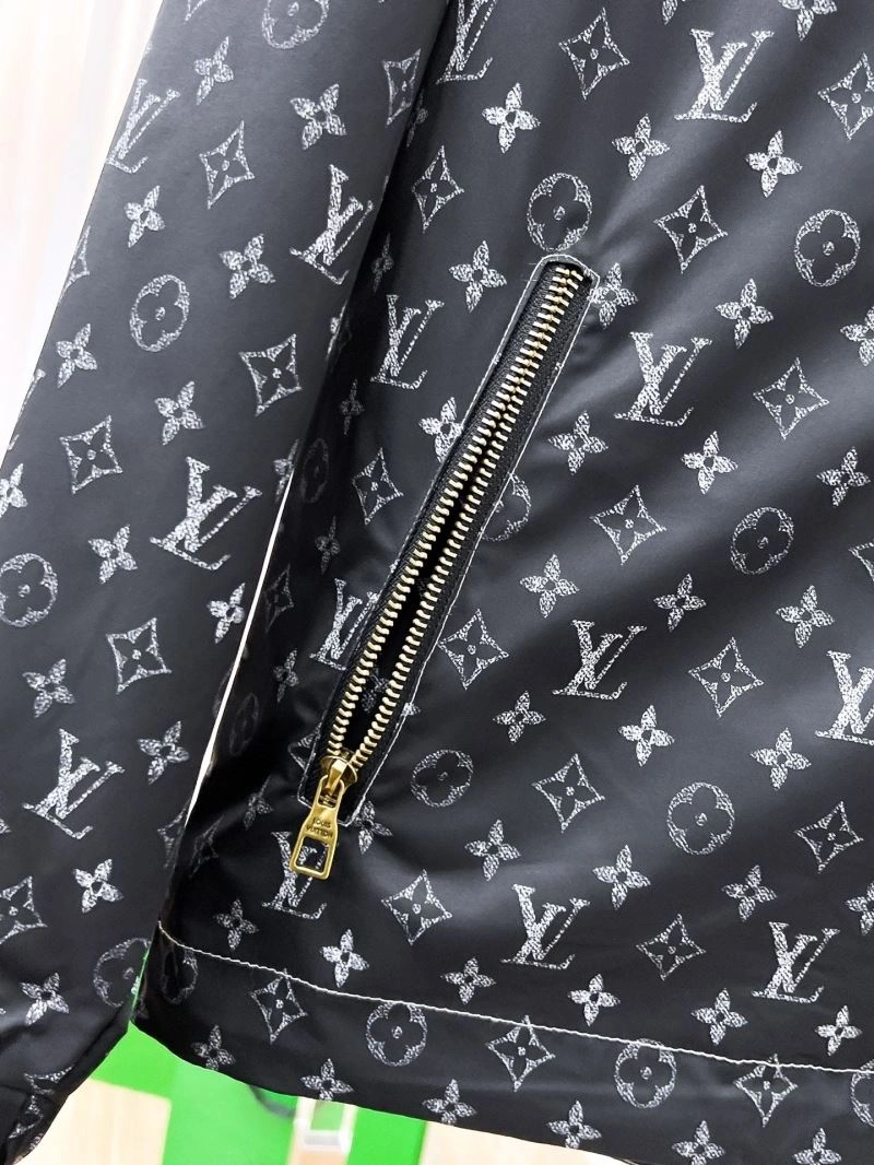 Resilient Louis Vuitton Outwear 132888
