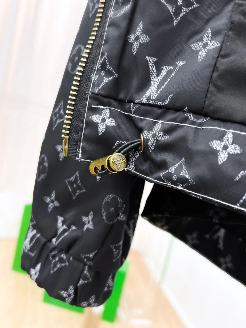 Resilient Louis Vuitton Outwear 132888