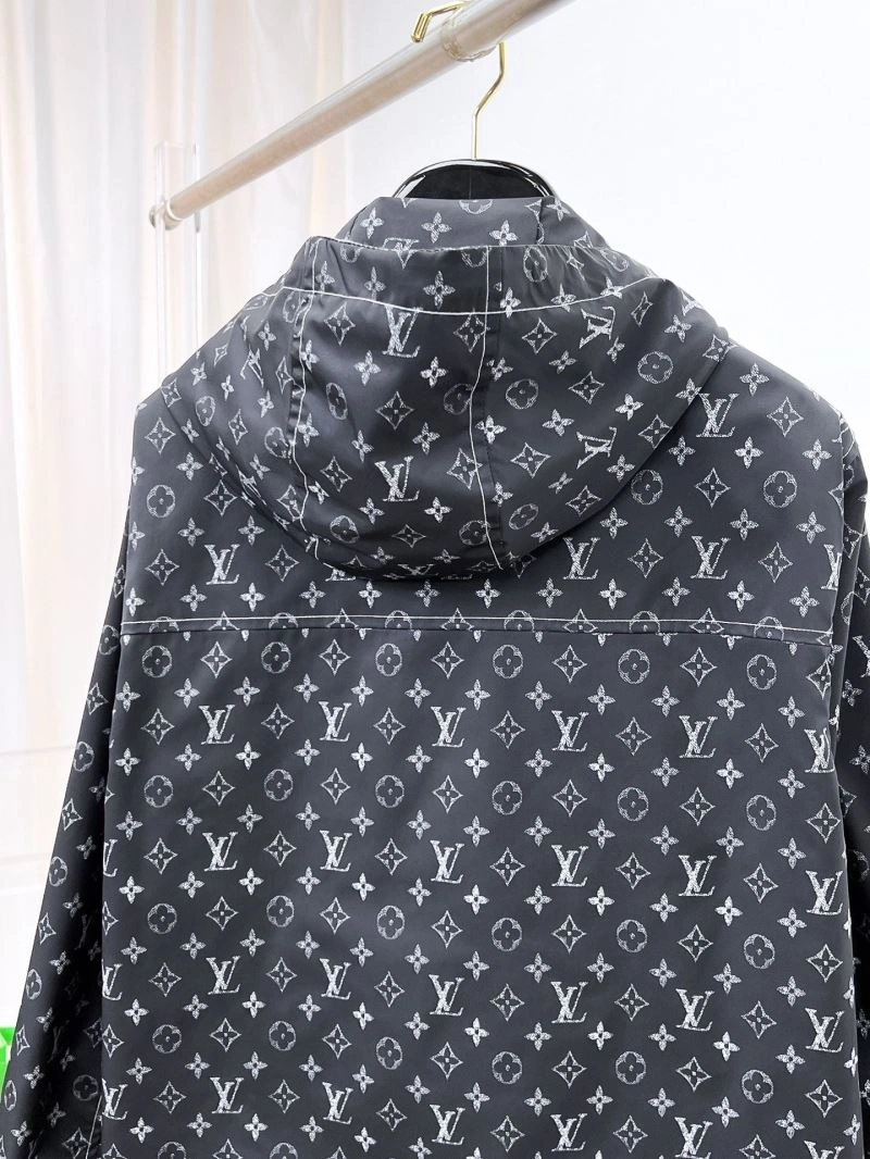 Resilient Louis Vuitton Outwear 132888