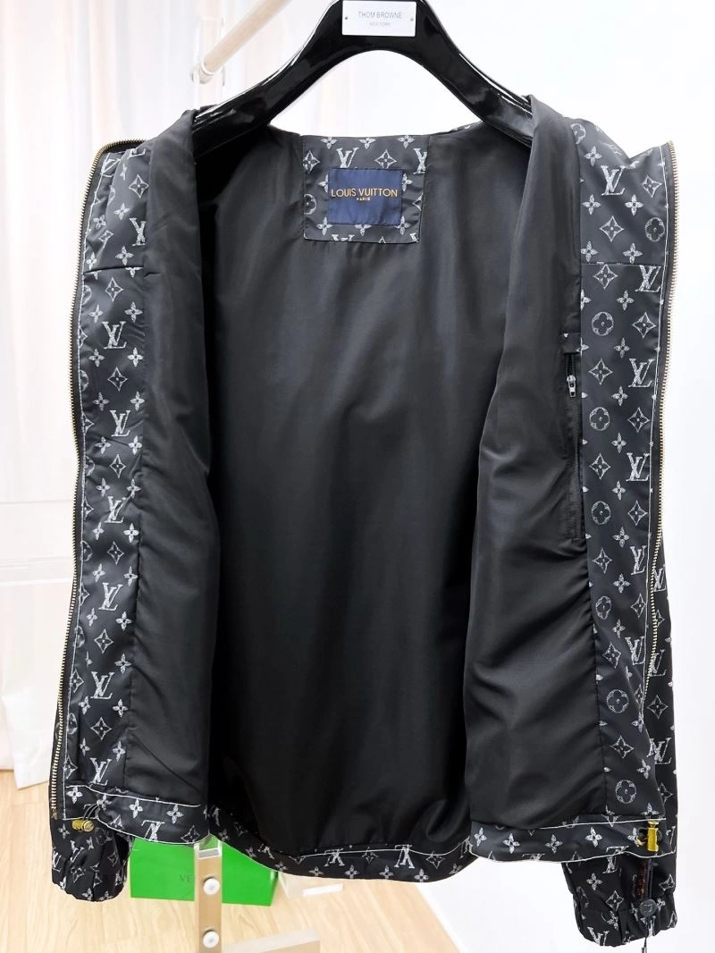Resilient Louis Vuitton Outwear 132888