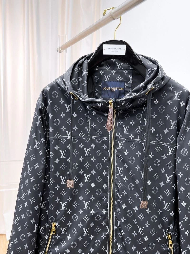 Resilient Louis Vuitton Outwear 132888