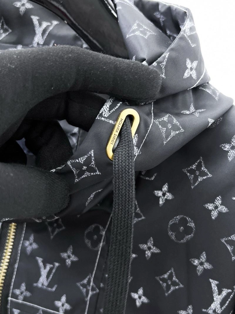 Resilient Louis Vuitton Outwear 132888