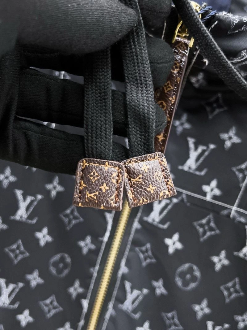 Resilient Louis Vuitton Outwear 132888