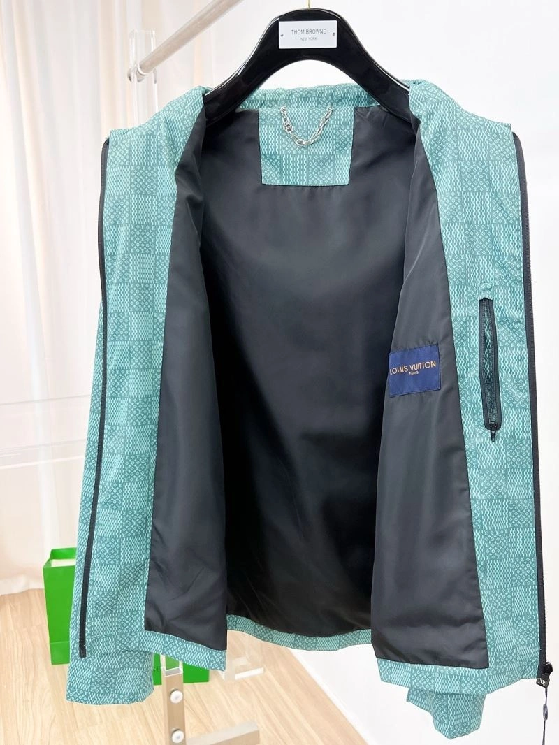 ComfortFit Louis Vuitton Outwear 132887
