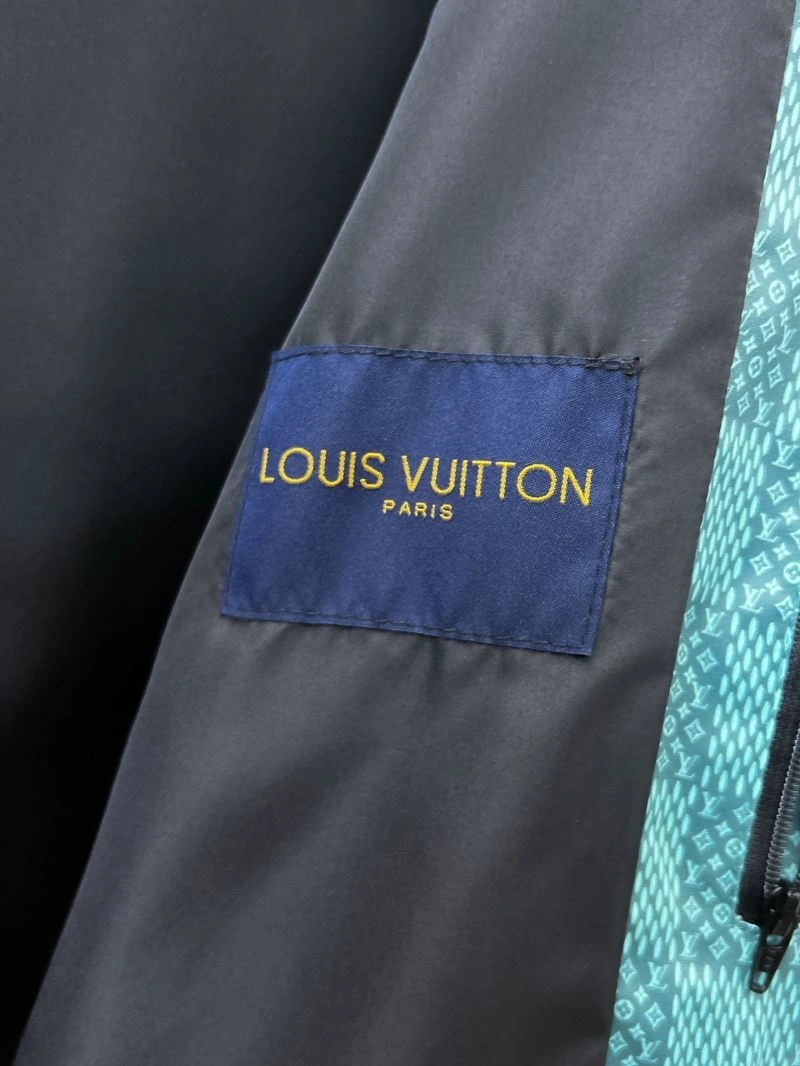 ComfortFit Louis Vuitton Outwear 132887
